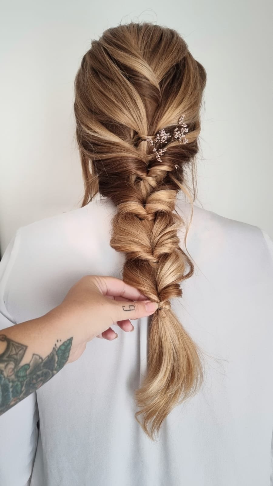 Detalle peinado trenza novia — hairstylist bridal Marbella