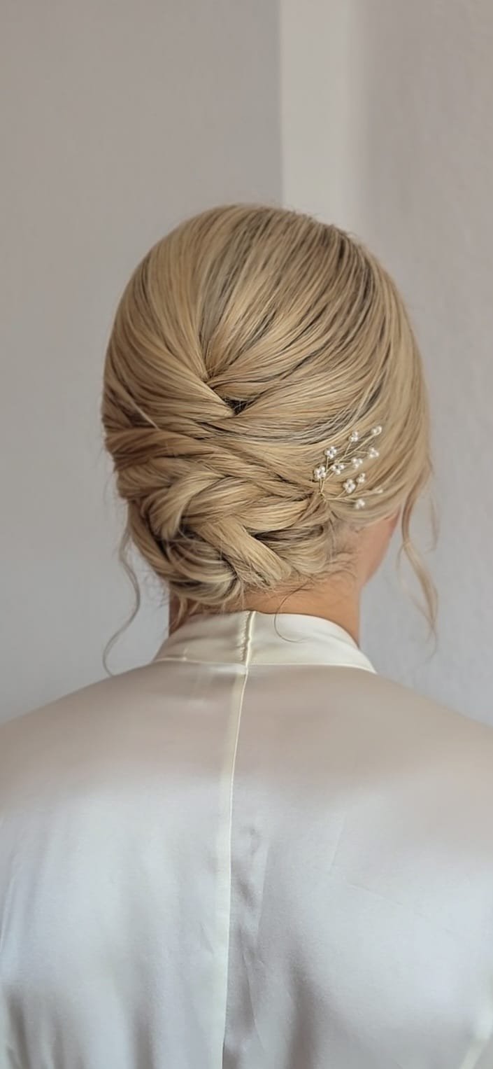 Novia elegante — maquillaje y peinado novia Málaga